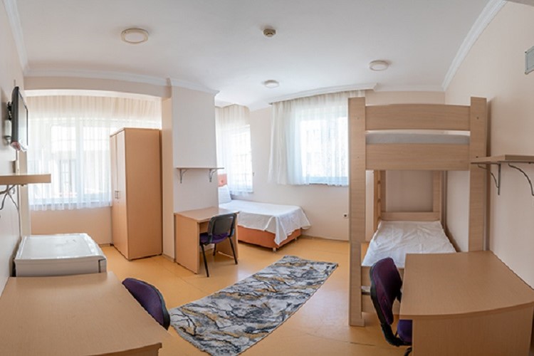 Anıtkent Kız Yurdu, kız yurdu, öğrenci yurdu, güvenli kız yurdu, konforlu yurt, üniversite yurdu, kız öğrenci yurdu, modern yurt, yurt konaklama, yurt odaları, öğrenci konaklama, yurtta yaşam, yurt hizmetleri, öğrenci yurtları, kampüse yakın yurt, yurt fiyatları, yurt rezervasyonu, kız yurdu kayıt, yurt başvurusu, yurt imkanları, öğrenci sosyal yaşam, güvenli yurt ortamı, öğrenci dostu yurt, yurt yemek hizmeti, yurt odası seçenekleri, tek kişilik yurt odası, çift kişilik yurt odası, üç kişilik yurt odası, yurt temizlik hizmeti, yurt etkinlikleri, yurt spor alanları, yurt kütüphanesi, yurt çalışma salonu, 24 saat güvenlik yurt, yurt personeli, uygun fiyatlı yurt, yurt sosyal imkanlar, kız öğrenci konaklama, öğrenci yurdu avantajları
