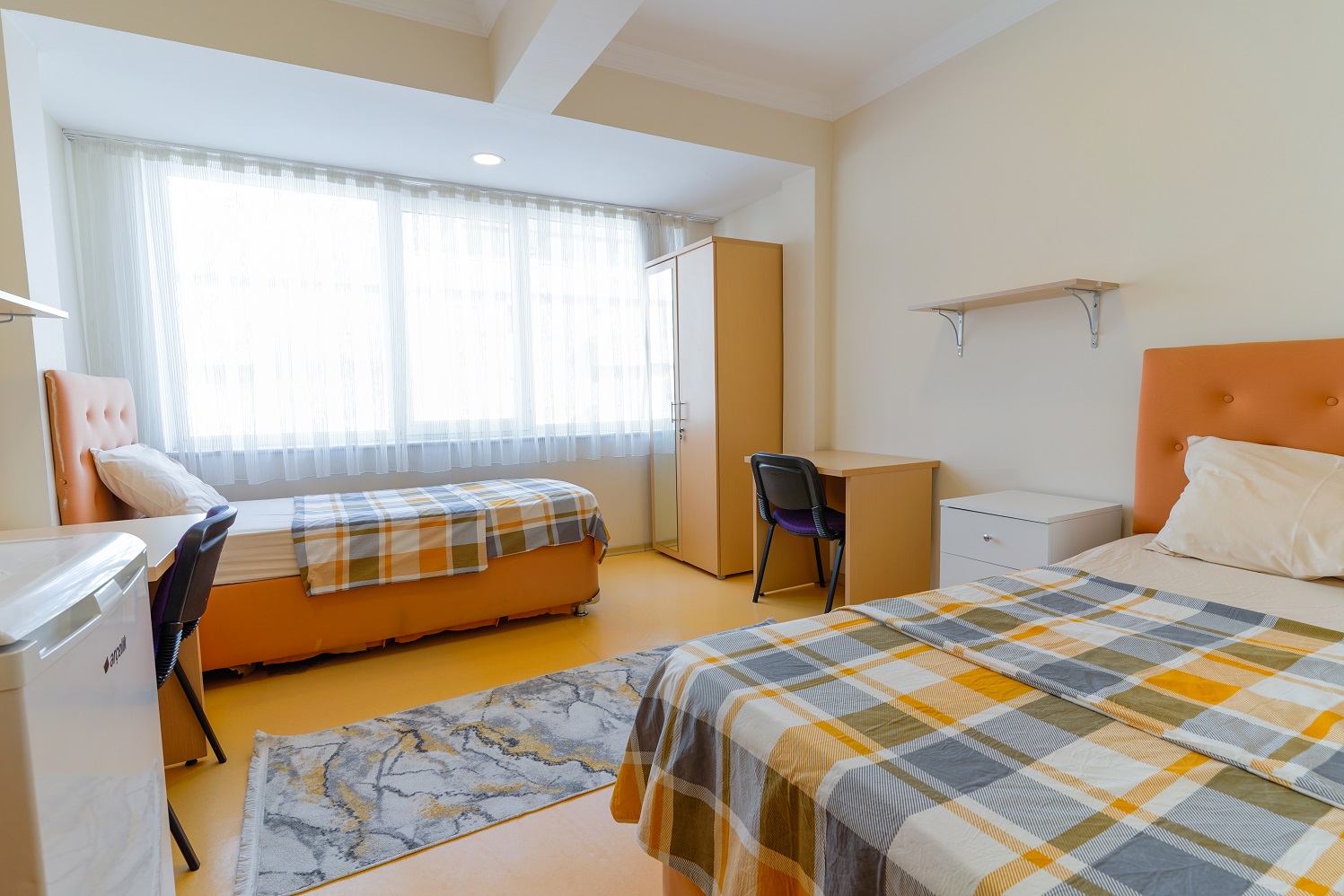 Anıtkent Kız Yurdu, kız yurdu, öğrenci yurdu, güvenli kız yurdu, konforlu yurt, üniversite yurdu, kız öğrenci yurdu, modern yurt, yurt konaklama, yurt odaları, öğrenci konaklama, yurtta yaşam, yurt hizmetleri, öğrenci yurtları, kampüse yakın yurt, yurt fiyatları, yurt rezervasyonu, kız yurdu kayıt, yurt başvurusu, yurt imkanları, öğrenci sosyal yaşam, güvenli yurt ortamı, öğrenci dostu yurt, yurt yemek hizmeti, yurt odası seçenekleri, tek kişilik yurt odası, çift kişilik yurt odası, üç kişilik yurt odası, yurt temizlik hizmeti, yurt etkinlikleri, yurt spor alanları, yurt kütüphanesi, yurt çalışma salonu, 24 saat güvenlik yurt, yurt personeli, uygun fiyatlı yurt, yurt sosyal imkanlar, kız öğrenci konaklama, öğrenci yurdu avantajları